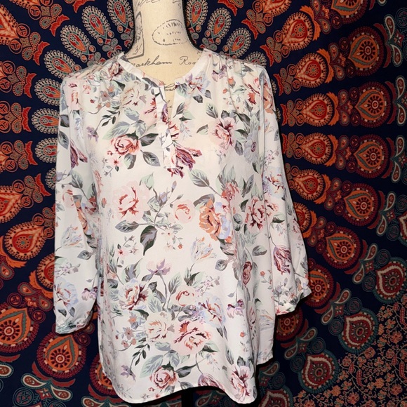 ❤️ Dalia Floral Print Blouse size medium - Picture 8 of 15